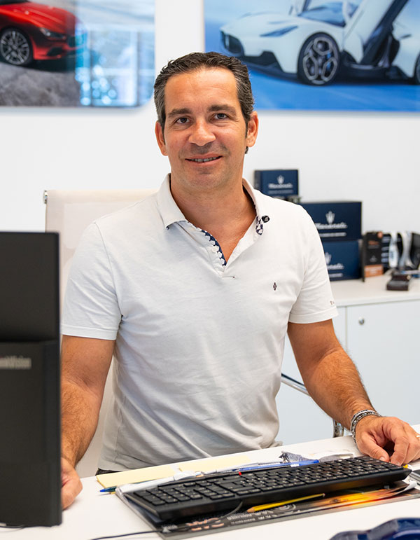 Car Dealer Team Member